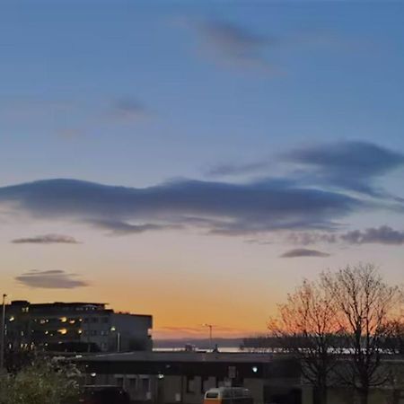 Lovely Sea Rooms, Easy Access To Centre & Airport Edimburgo Exterior foto
